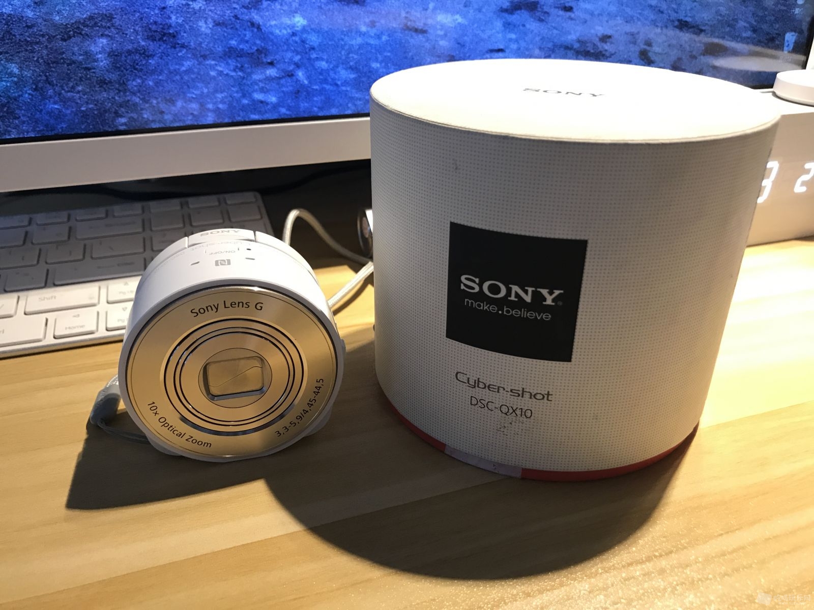 Sony QX10 无线手机镜头。自拍神器。白金色