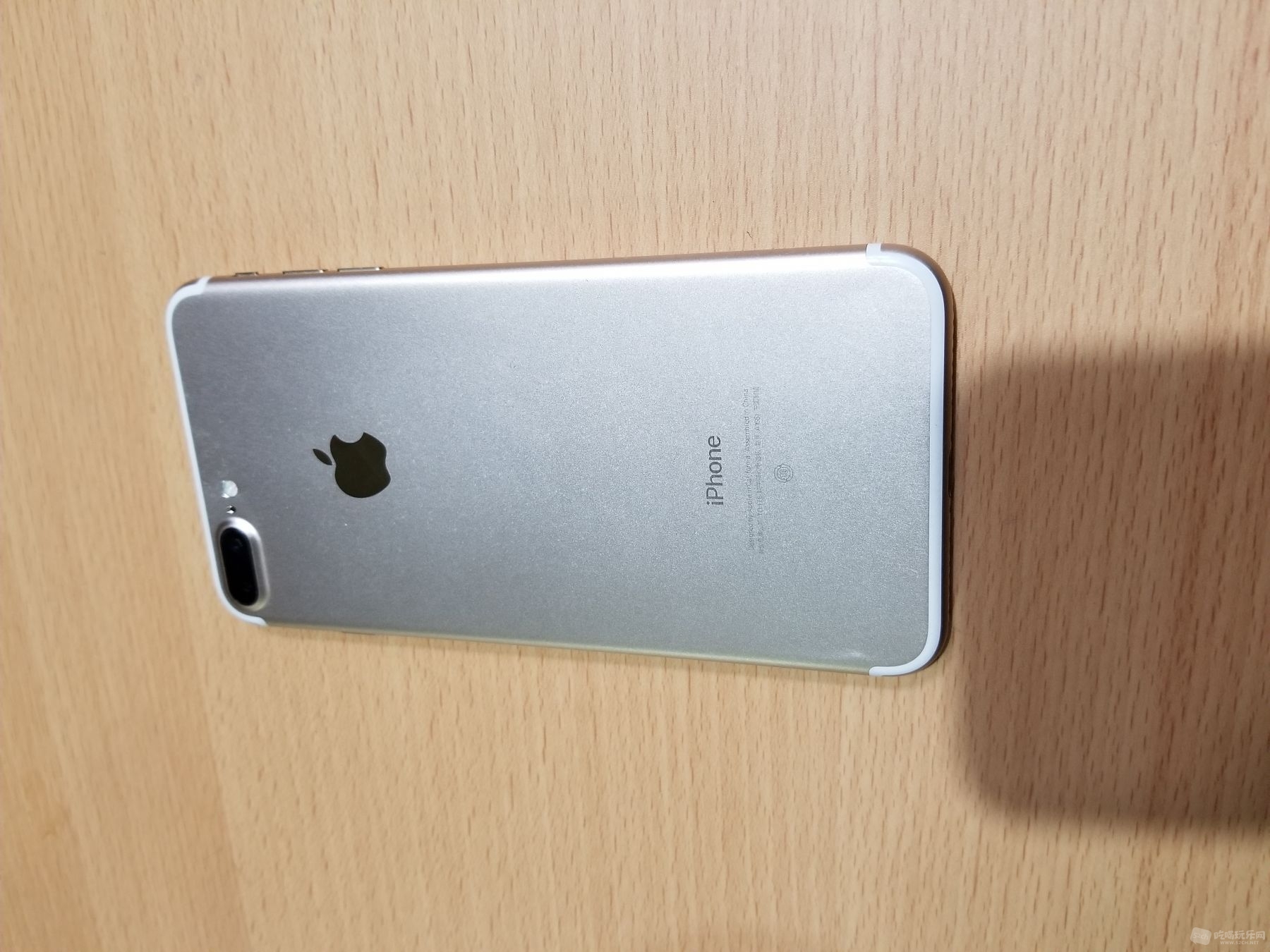 苹果7plus国行128G,金色,保修到2018年1月,三