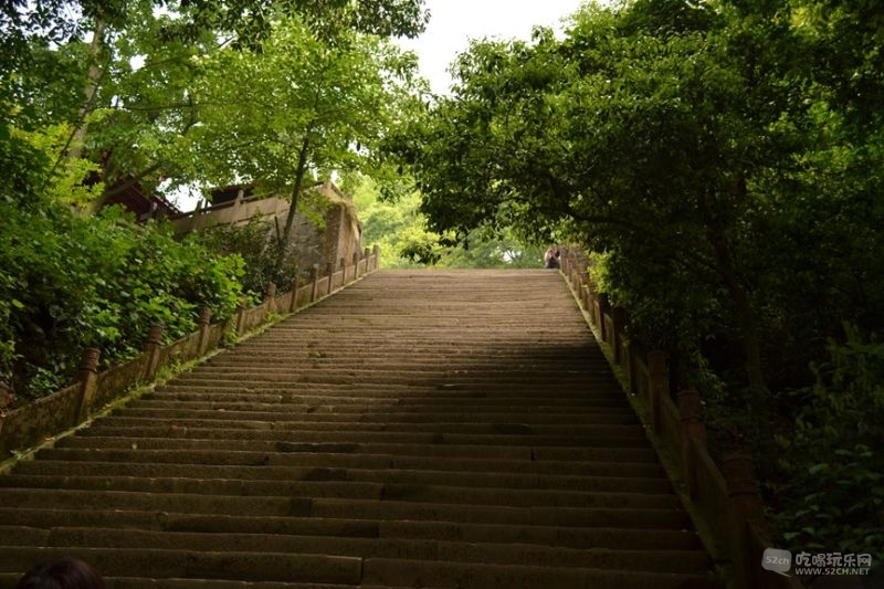 天盖寺前大石梯