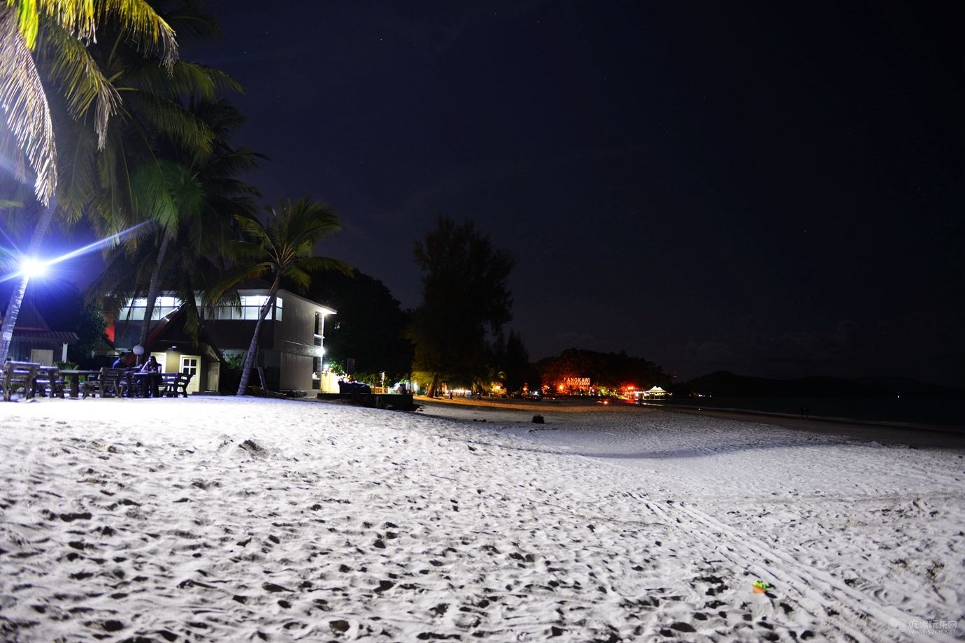 珍南沙滩夜景